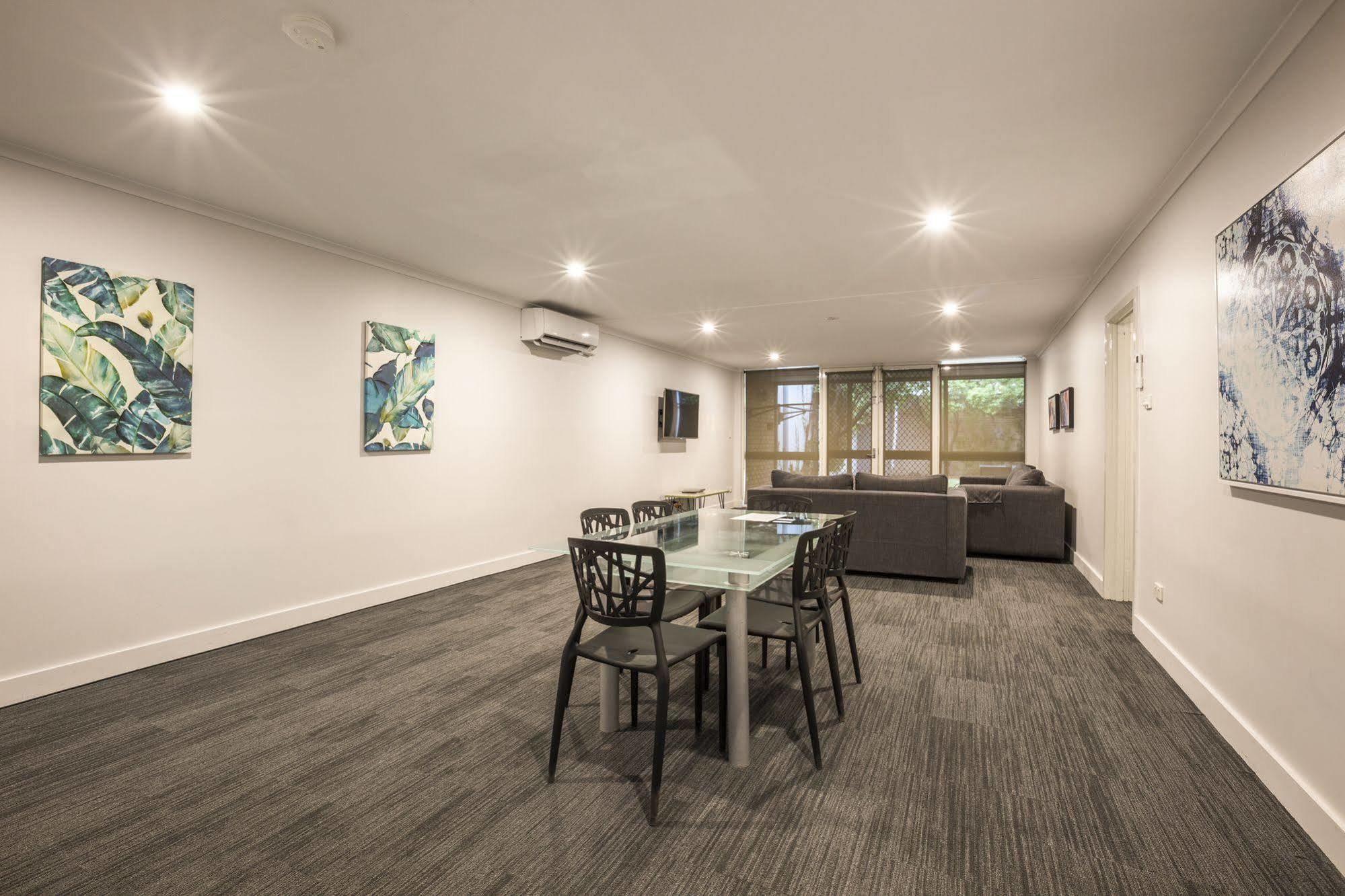 Nightcap At Coolaroo Hotel Exterior photo